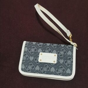 guess wristlet